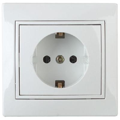 Розетка 1-м СП Plano 1-202-01 16А IP20 250В 2P+E Schuko бел. Intro Б0053874 изображение, фото