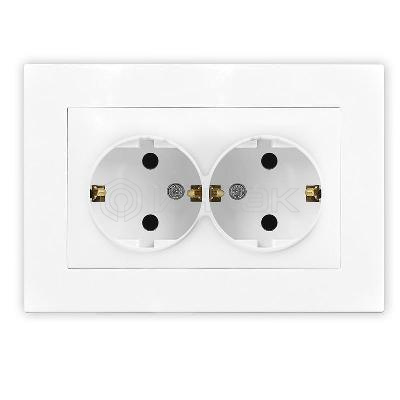 Розетка 2-м СП Афина 16А IP20 с заземл. в сборе бел. Universal A0128 изображение, фото